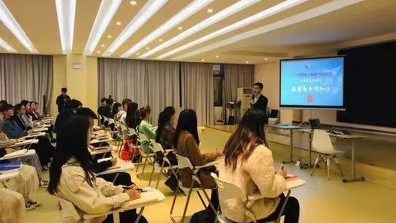 心理咨询师面授班：费用明细背后的考量因素**